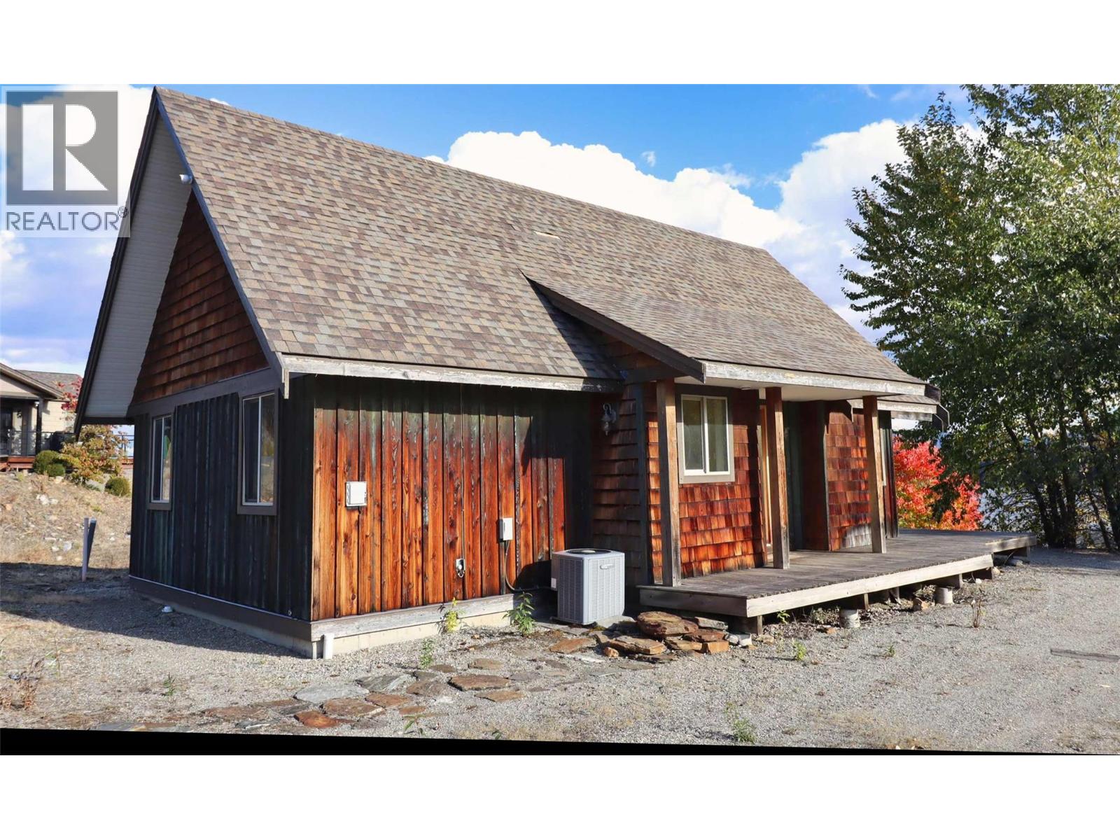 #195 2633 SQUILAX ANGLEMONT ROAD - 23