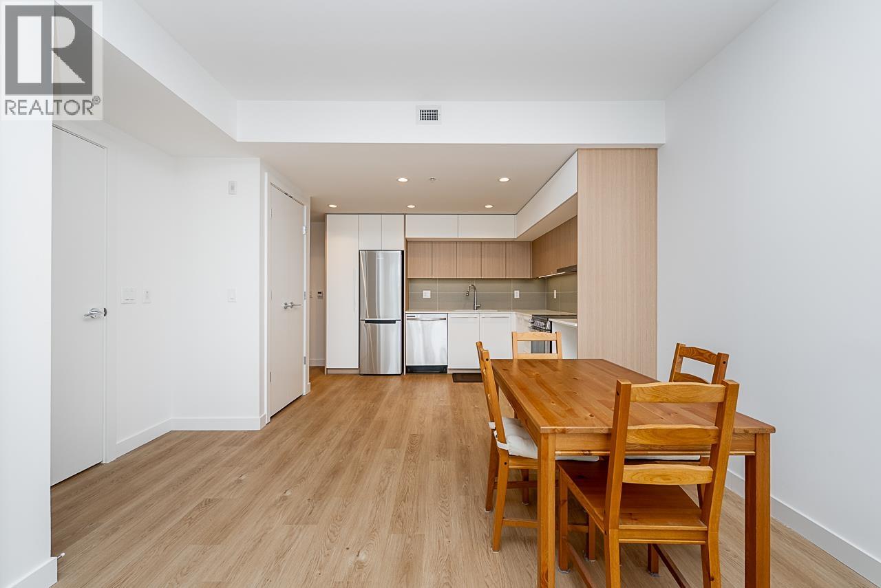 512 9888 UNIVERSITY CRESCENT, Burnaby