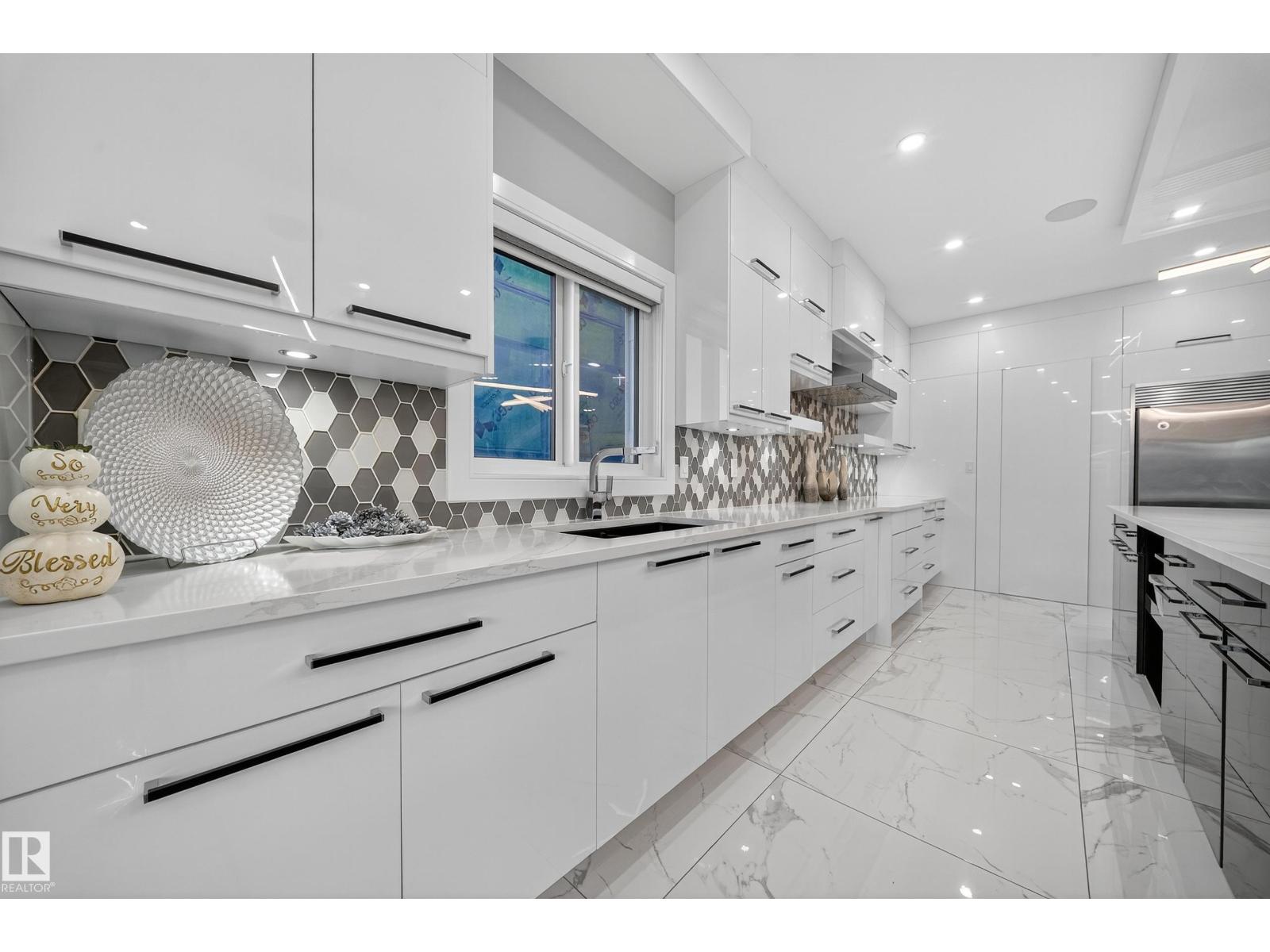 4406 TRIOMPHE CL, Beaumont