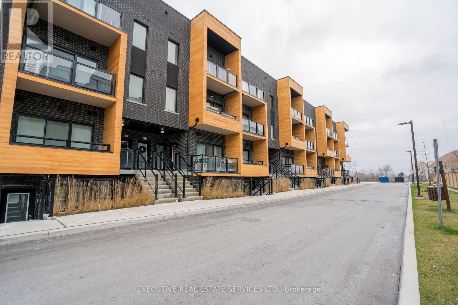 1145 Journeyman Unit 226 photo 3