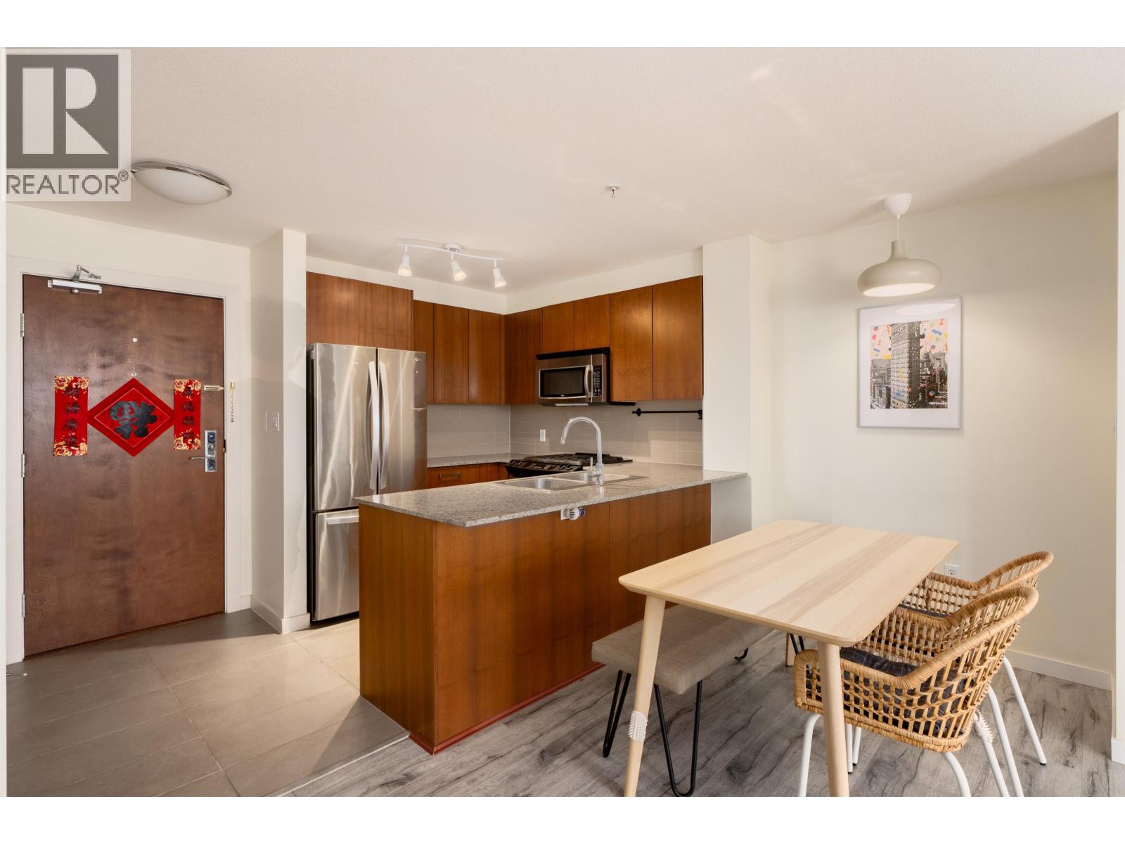 303 5775 IRMIN STREET, Burnaby