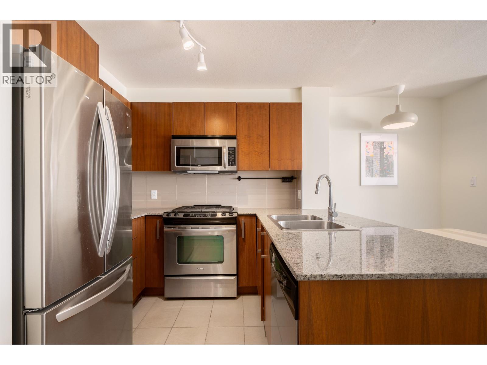 303 5775 IRMIN STREET, Burnaby