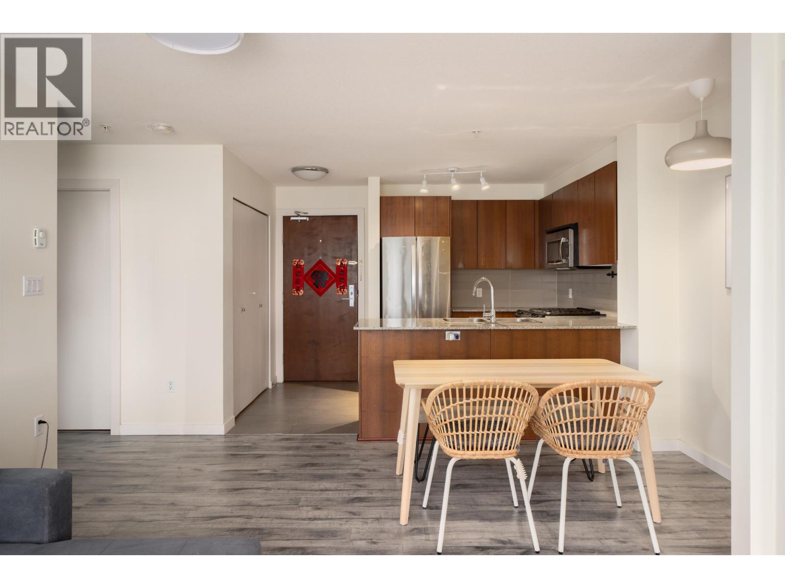 303 5775 IRMIN STREET, Burnaby