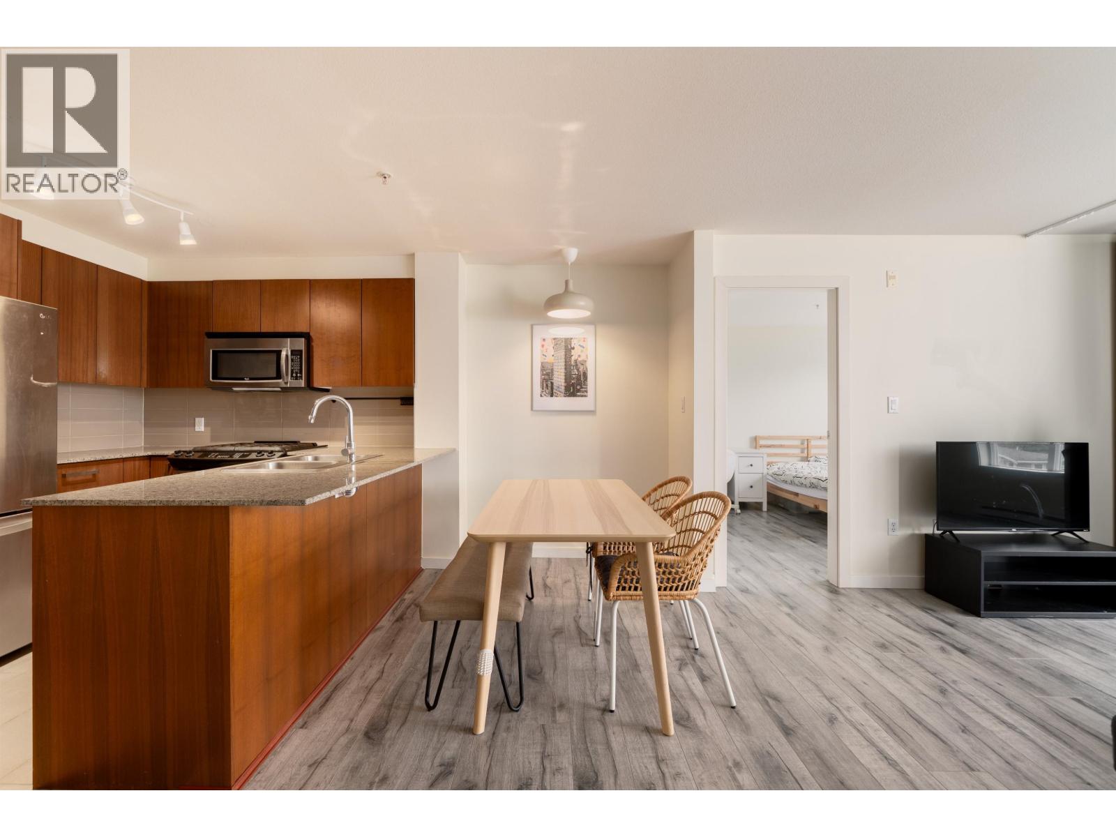 303 5775 IRMIN STREET, Burnaby