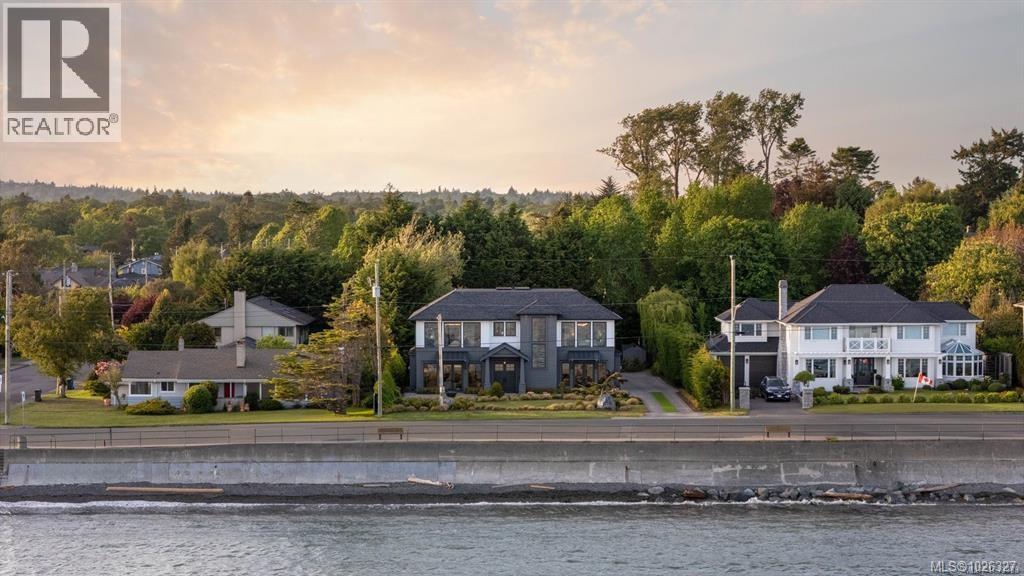 418 Beach Dr, Oak Bay