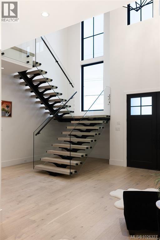 418 Beach Dr, Oak Bay