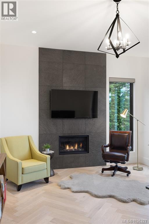 418 Beach Dr, Oak Bay