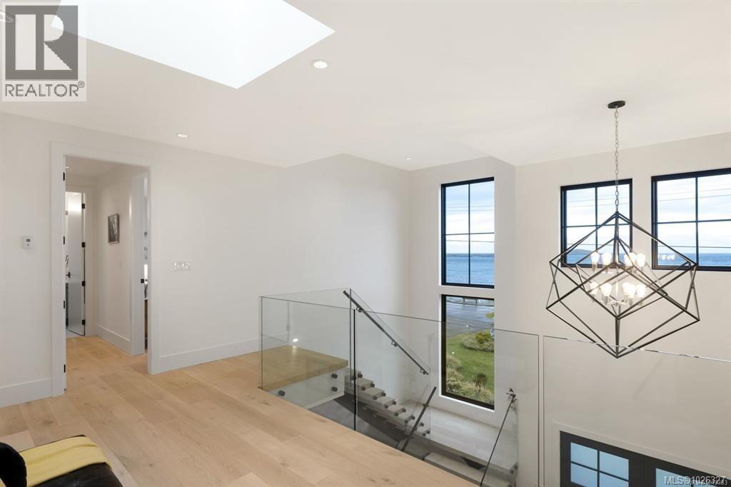 418 Beach Dr, Oak Bay