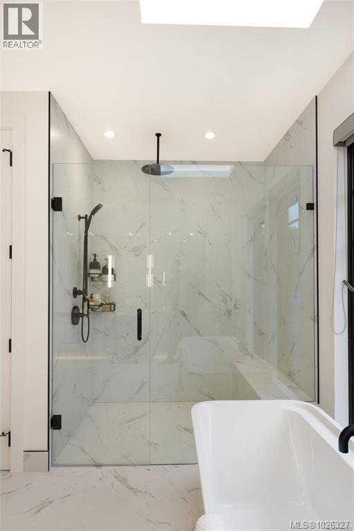 418 Beach Dr, Oak Bay