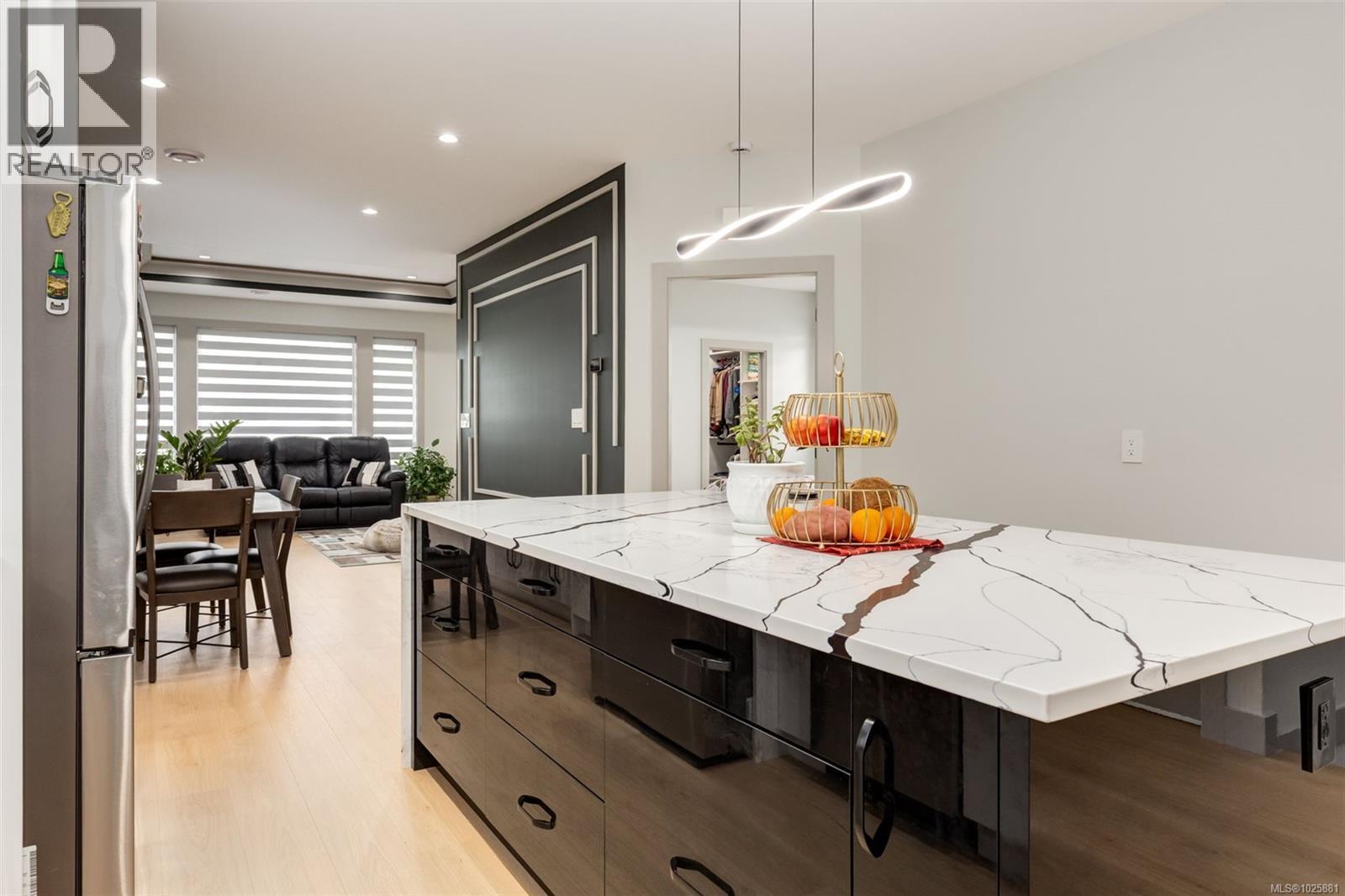 917 OLD VICTORIA RD - 19