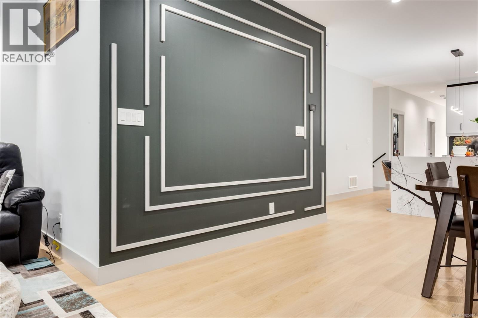 917 OLD VICTORIA RD - 17