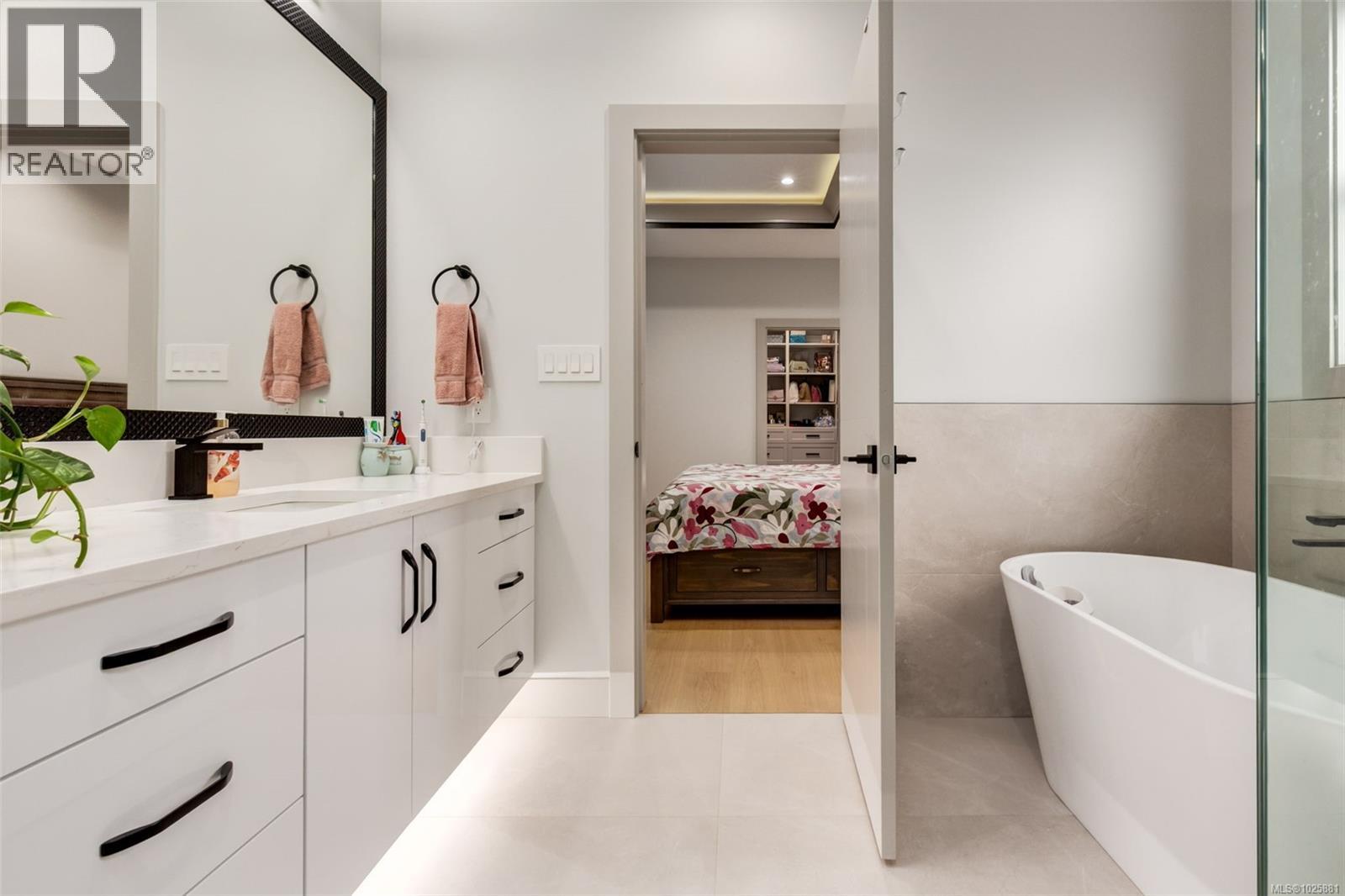 917 OLD VICTORIA RD - 28