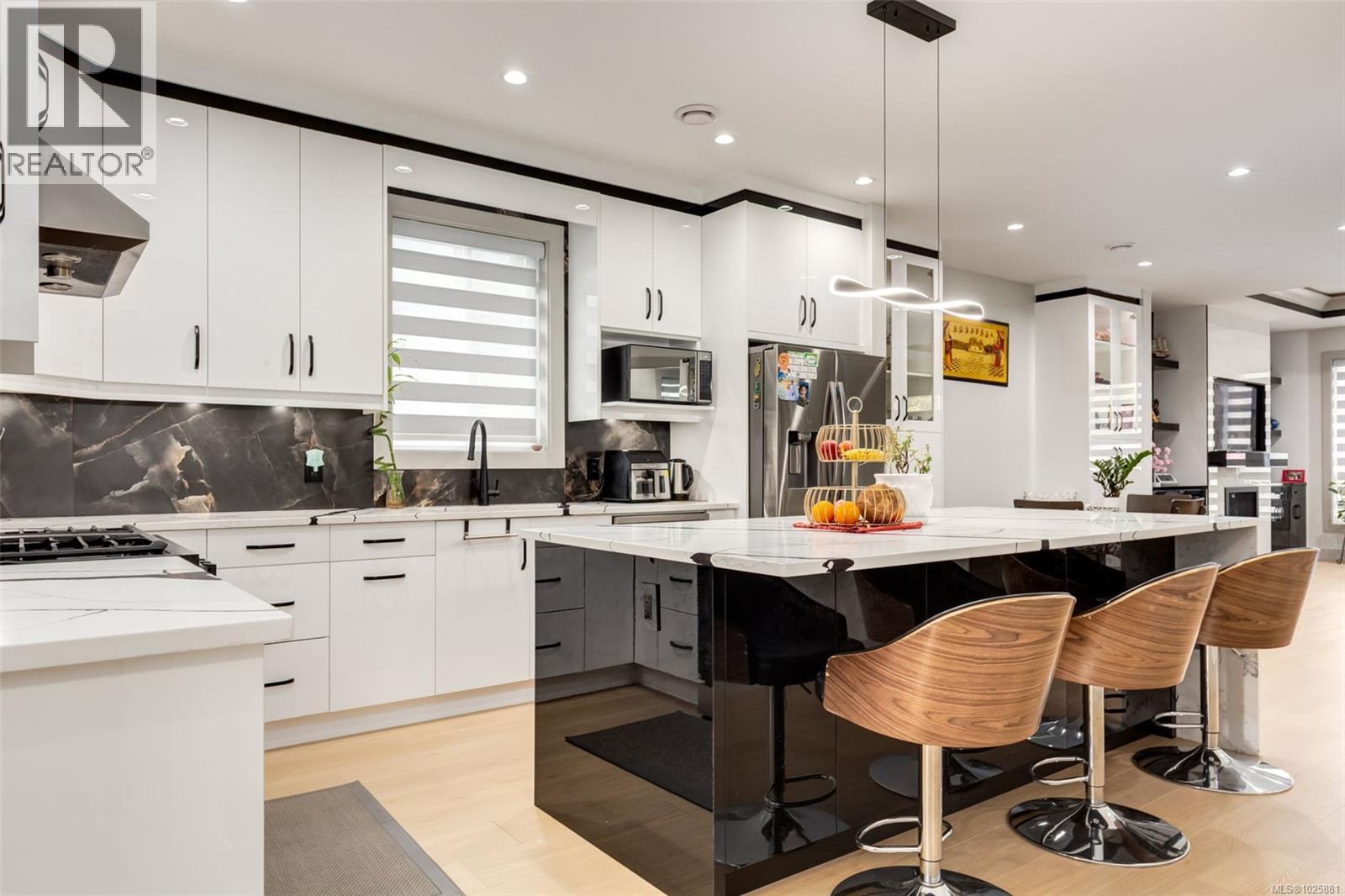 917 OLD VICTORIA RD - 6