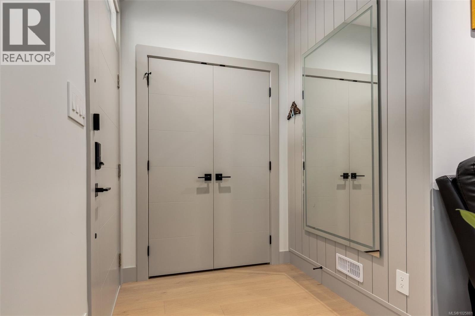 917 OLD VICTORIA RD - 11