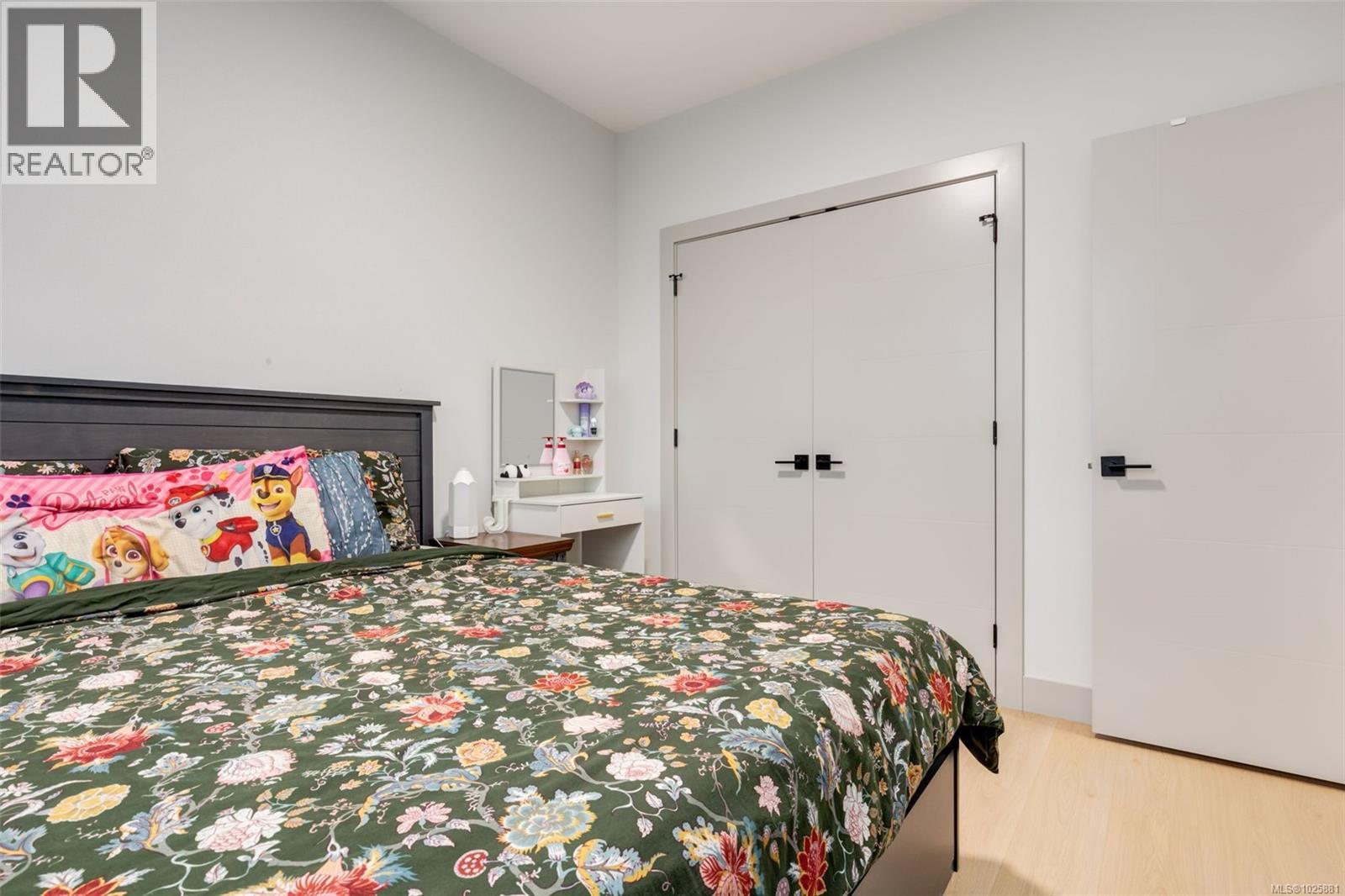 917 OLD VICTORIA RD - 32