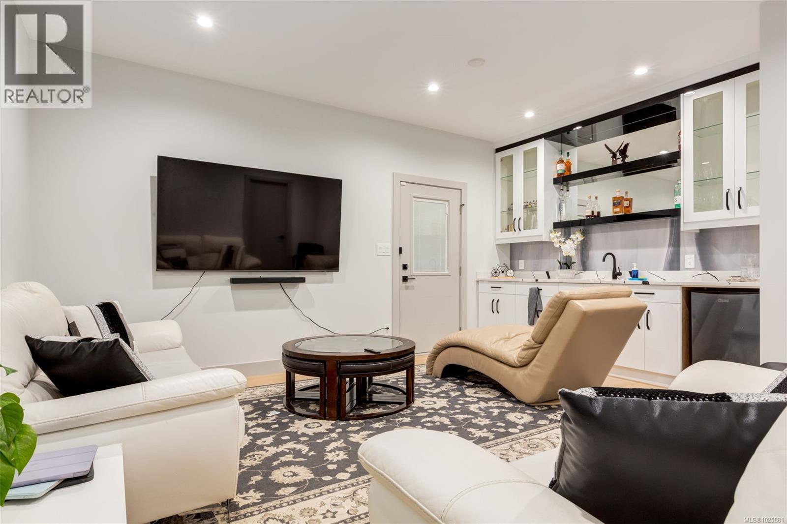 917 OLD VICTORIA RD - 41