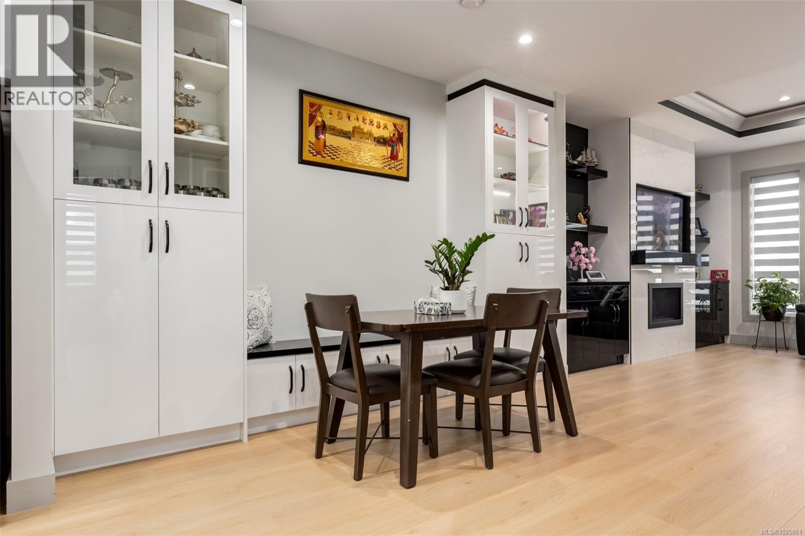 917 OLD VICTORIA RD - 18