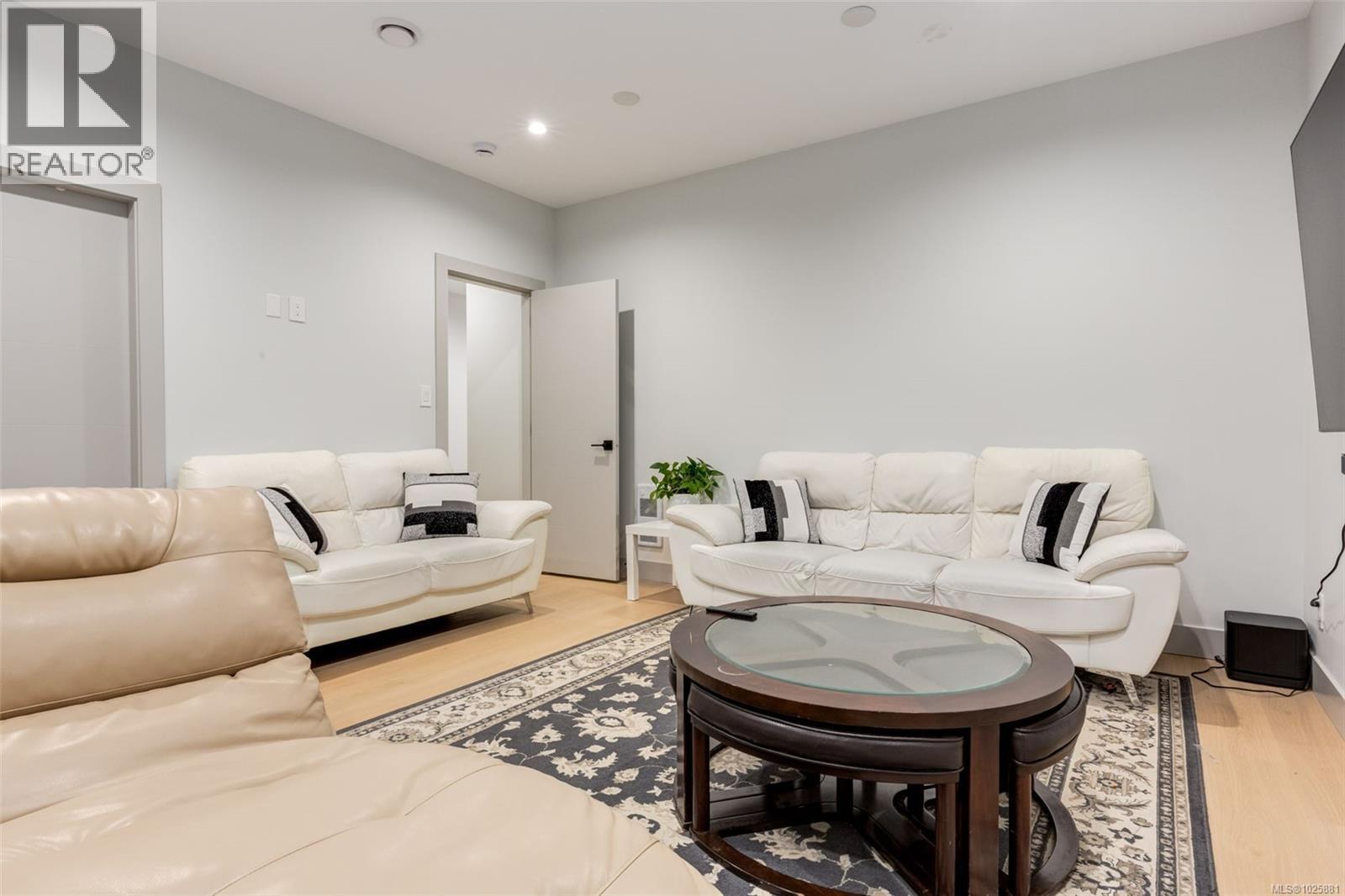 917 OLD VICTORIA RD - 45