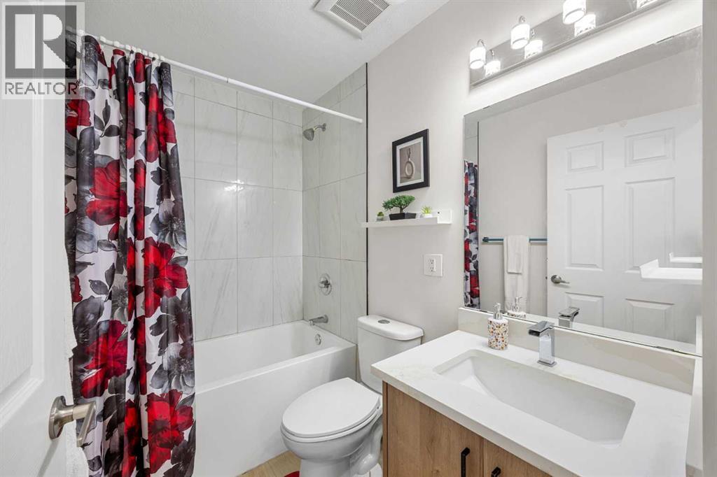 Single Family House Bi-level for Sale in  Radley Place SE Albert Park/Radisson Heights Calgary 