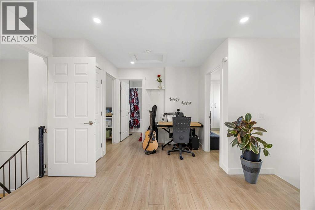 Single Family House Bi-level for Sale in  Radley Place SE Albert Park/Radisson Heights Calgary 