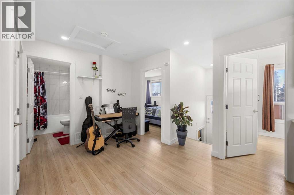 Single Family House Bi-level for Sale in  Radley Place SE Albert Park/Radisson Heights Calgary 