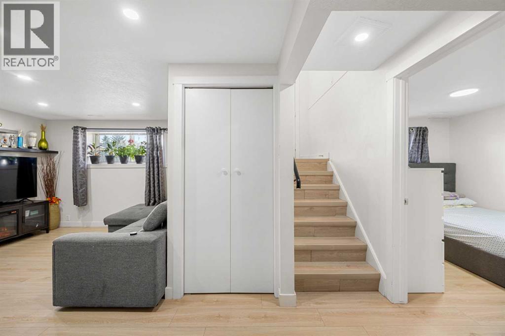 Single Family House Bi-level for Sale in  Radley Place SE Albert Park/Radisson Heights Calgary 