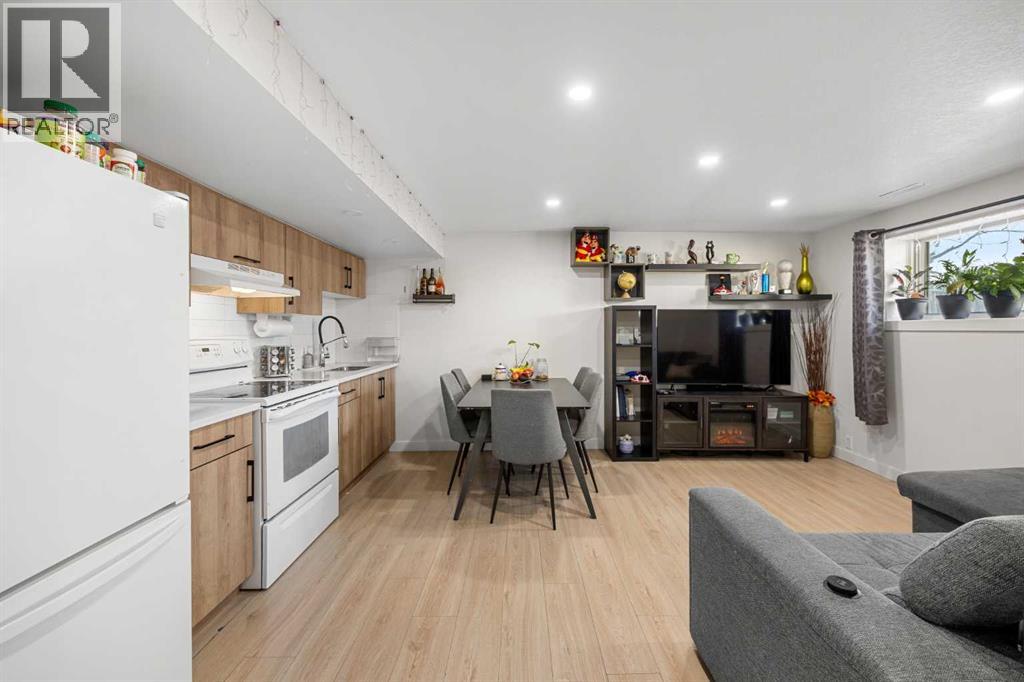 Single Family House Bi-level for Sale in  Radley Place SE Albert Park/Radisson Heights Calgary 