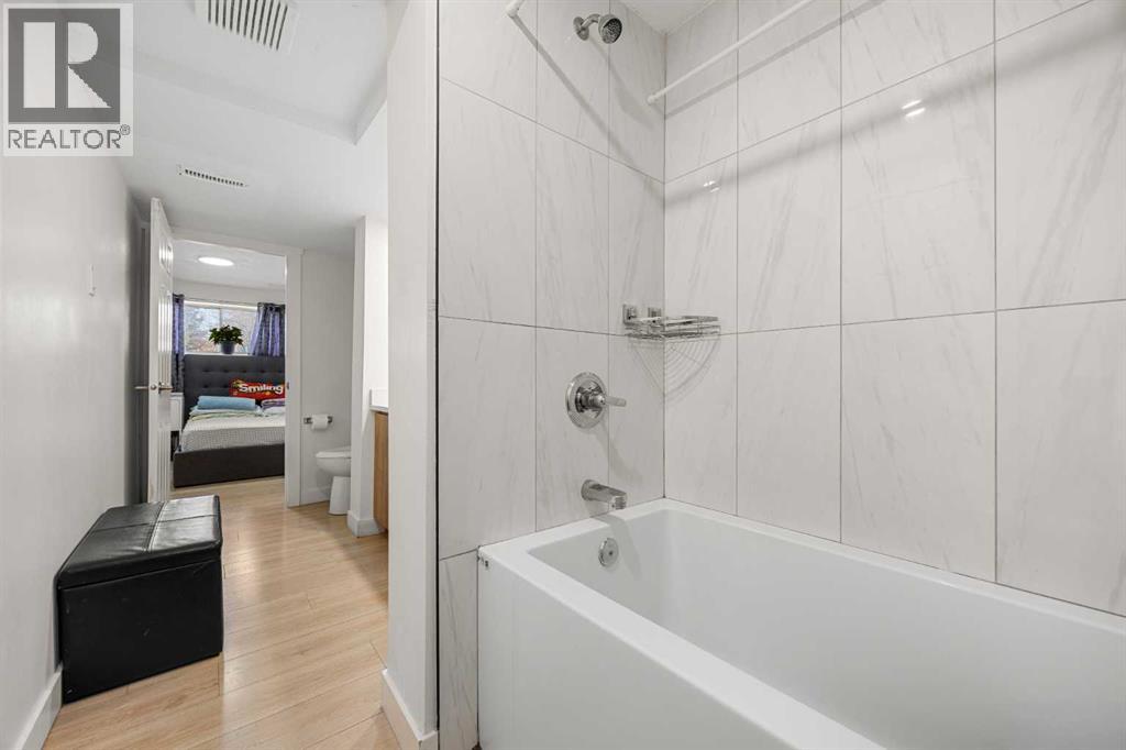 Single Family House Bi-level for Sale in  Radley Place SE Albert Park/Radisson Heights Calgary 