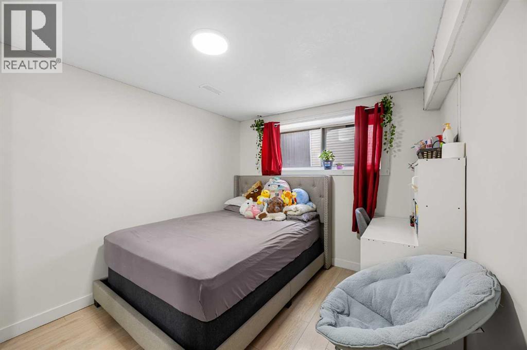 Single Family House Bi-level for Sale in  Radley Place SE Albert Park/Radisson Heights Calgary 