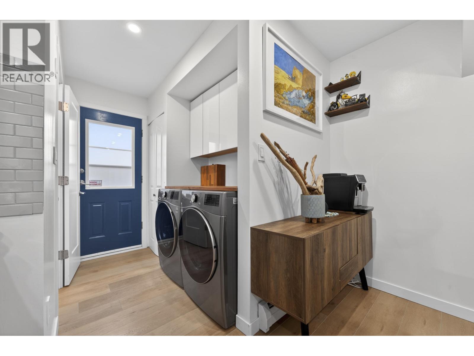 2005 LONDON STREET, New Westminster