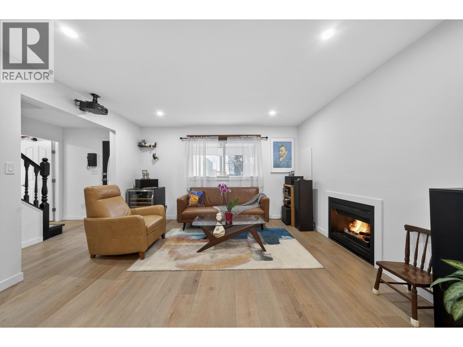 2005 LONDON STREET, New Westminster