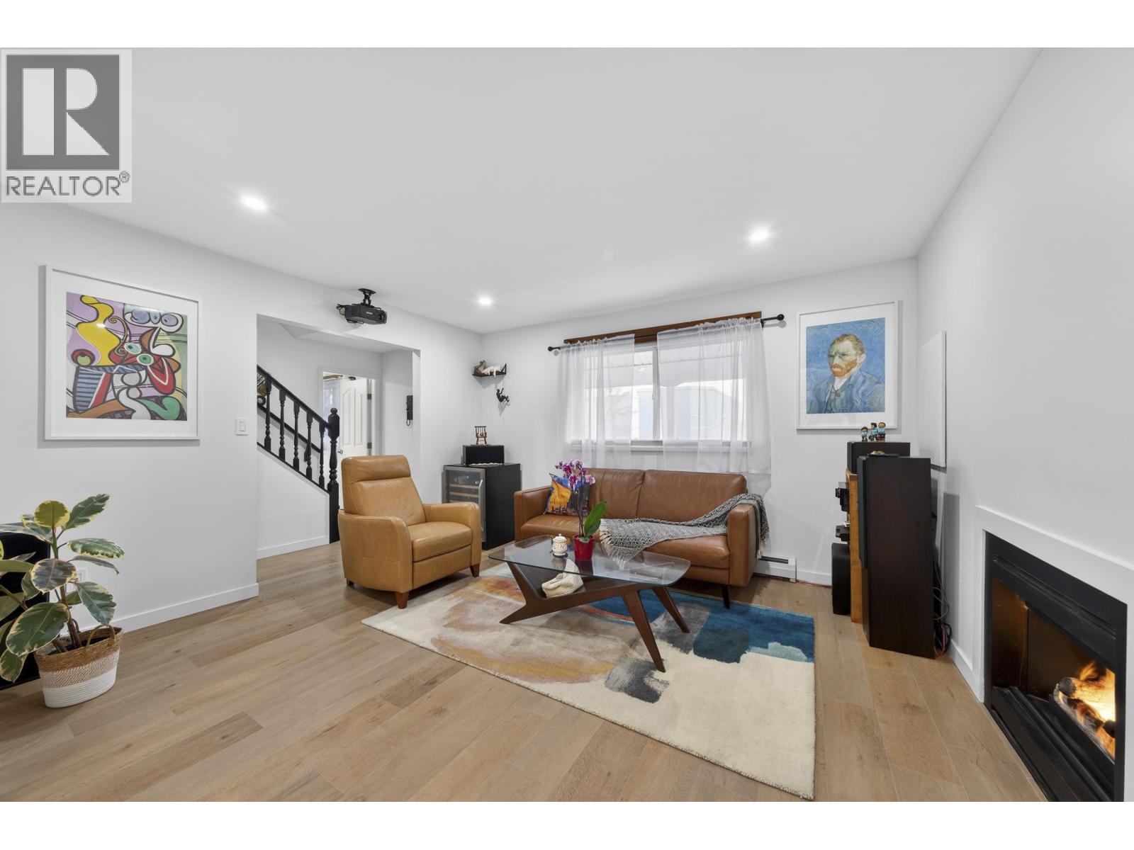 2005 LONDON STREET, New Westminster