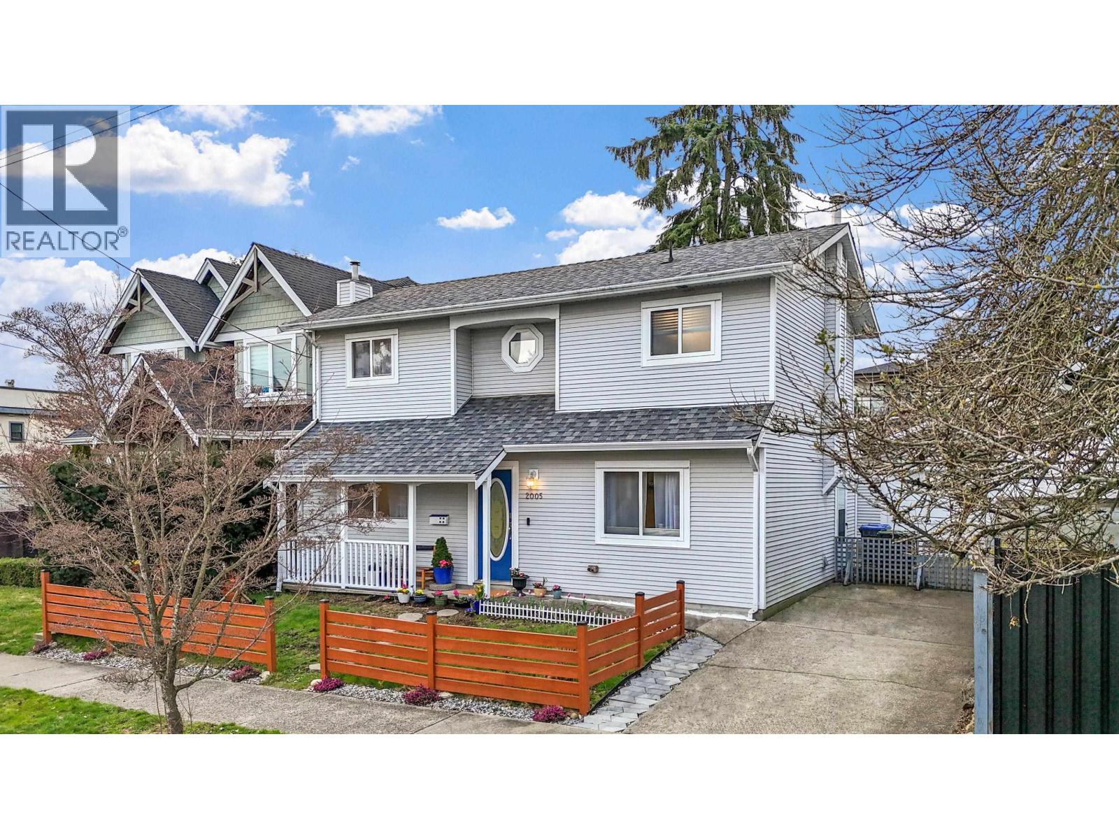 2005 LONDON STREET, New Westminster