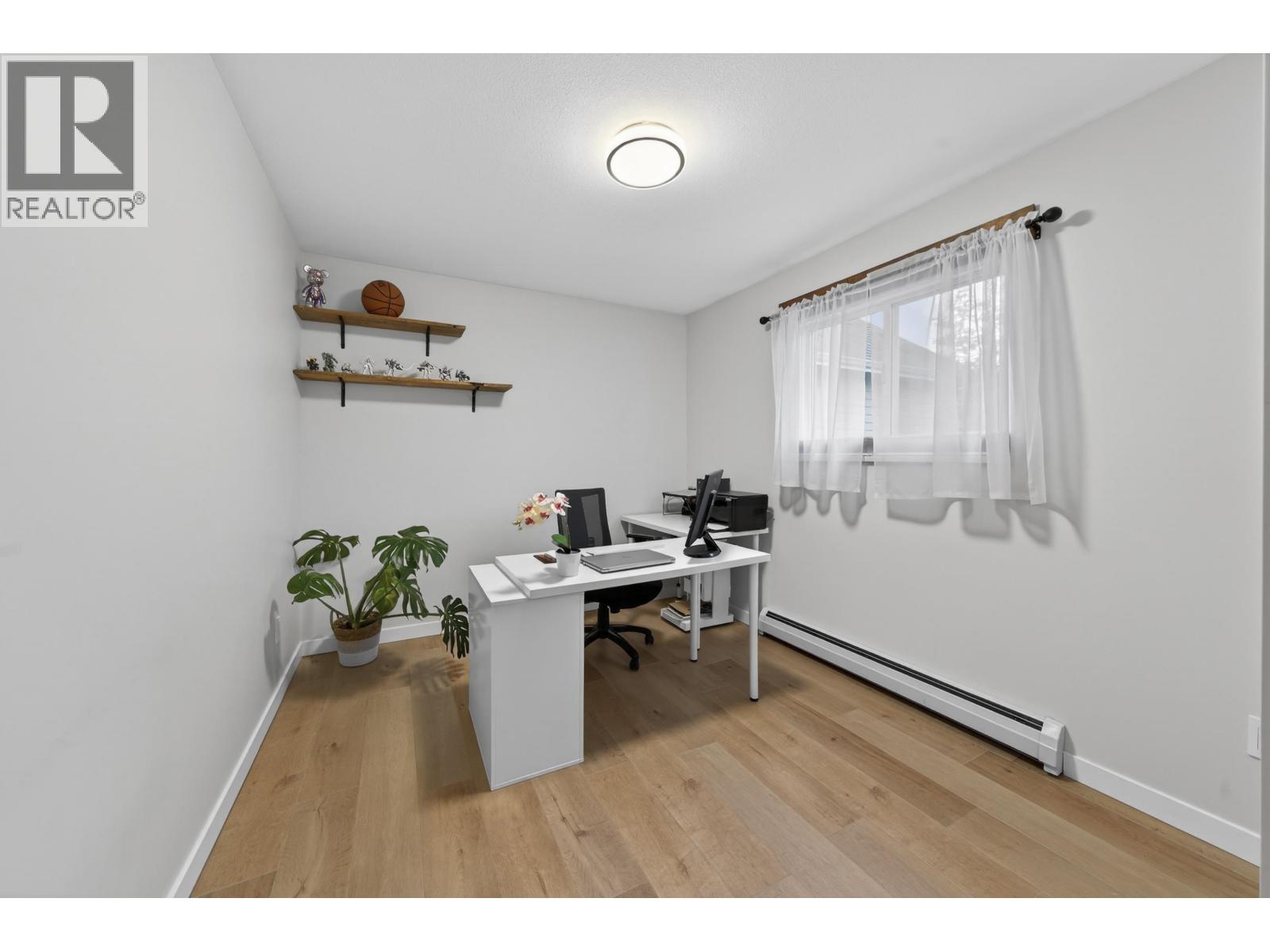 2005 LONDON STREET, New Westminster