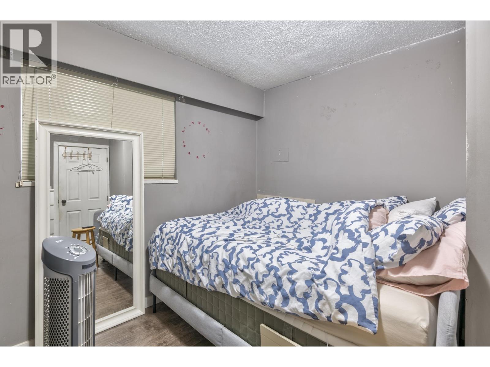 5842 WOODSWORTH STREET, Burnaby