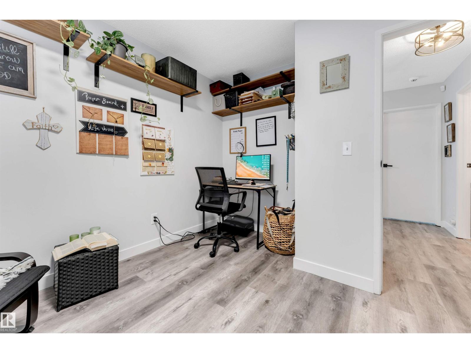 18010 96 Ave NW NW, Edmonton