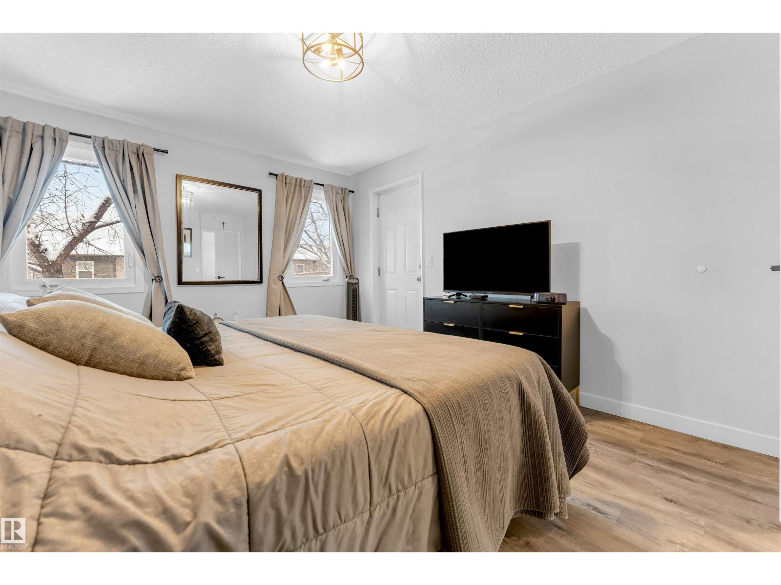 18010 96 Ave NW NW, Edmonton