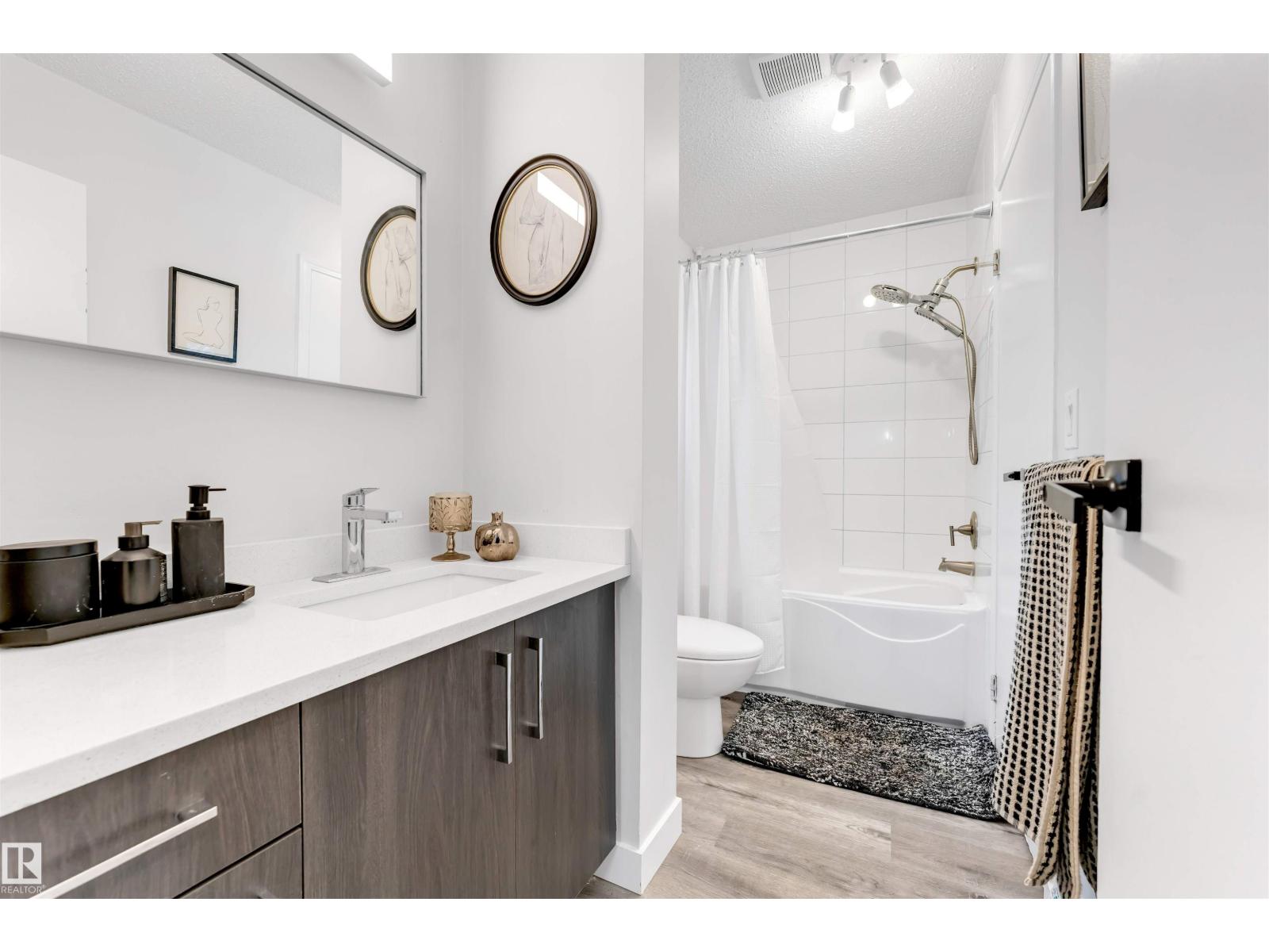 18010 96 Ave NW NW, Edmonton