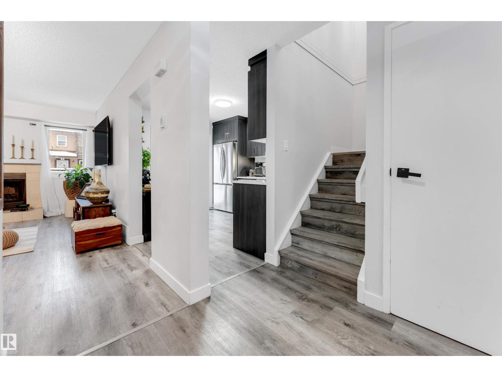 18010 96 Ave NW NW, Edmonton