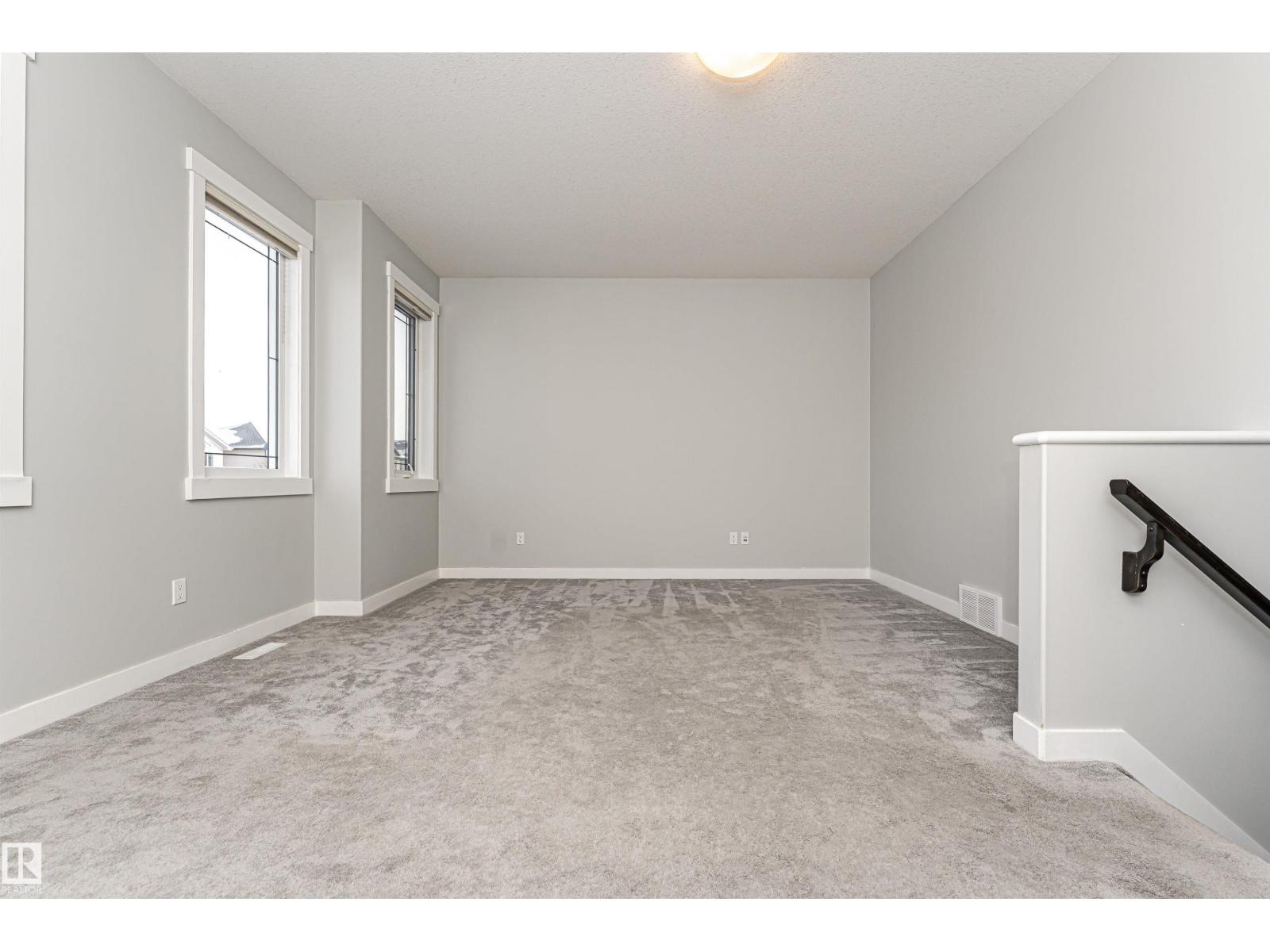 6963 19A AV SW, Edmonton