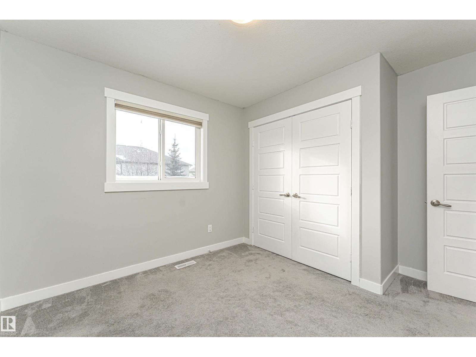 6963 19A AV SW, Edmonton