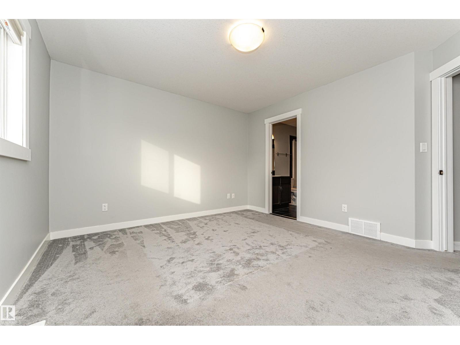 6963 19A AV SW, Edmonton