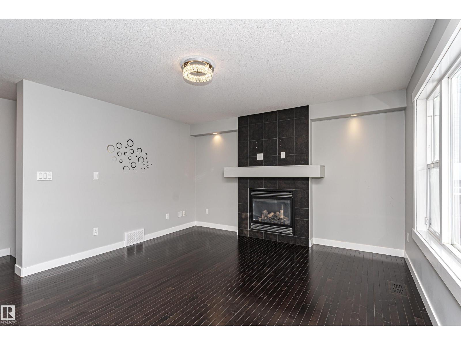 6963 19A AV SW, Edmonton