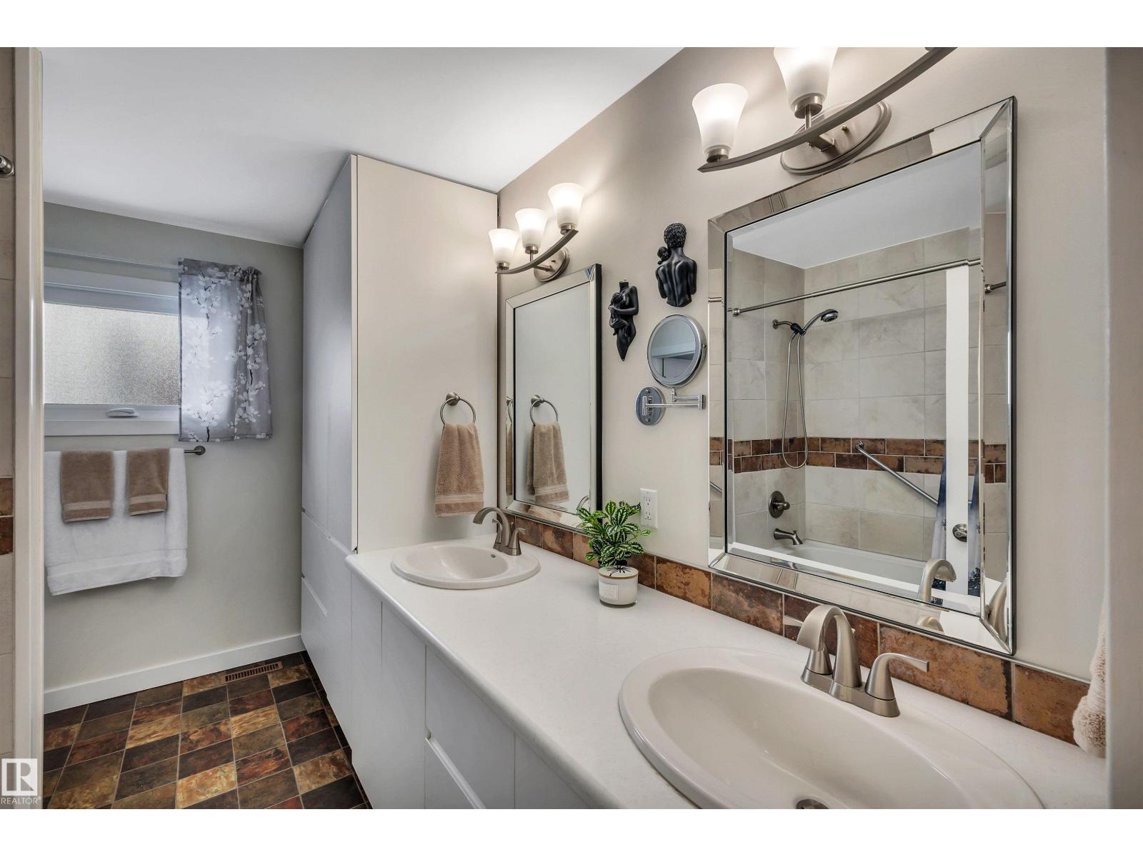 7811 134B AV NW, Edmonton