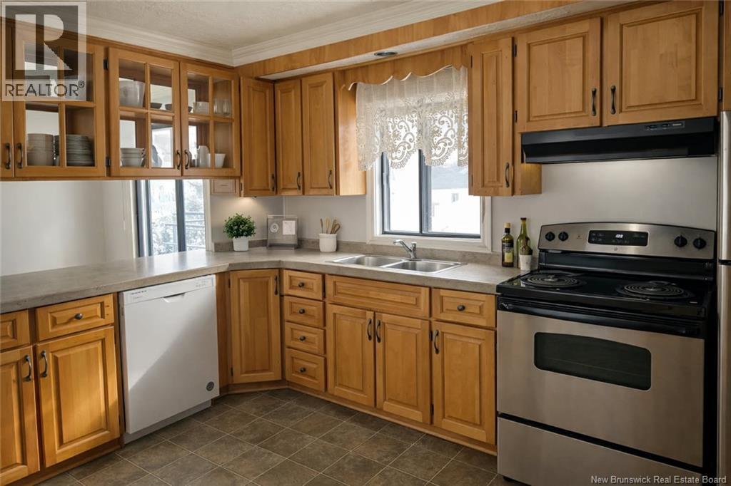 460 Saulnier Street - 8