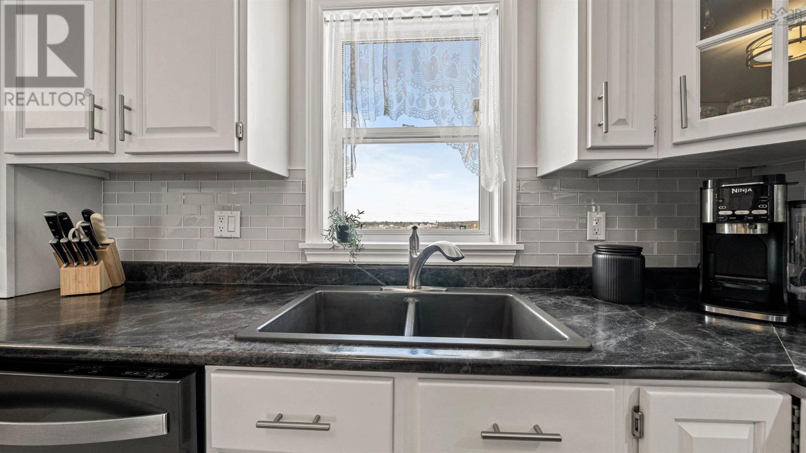 Property 10 of 49 of 12 Kaye Street