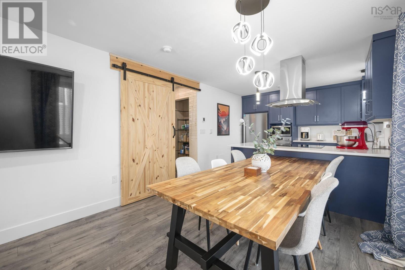 Property 7 of 33 of 105 Charles Road