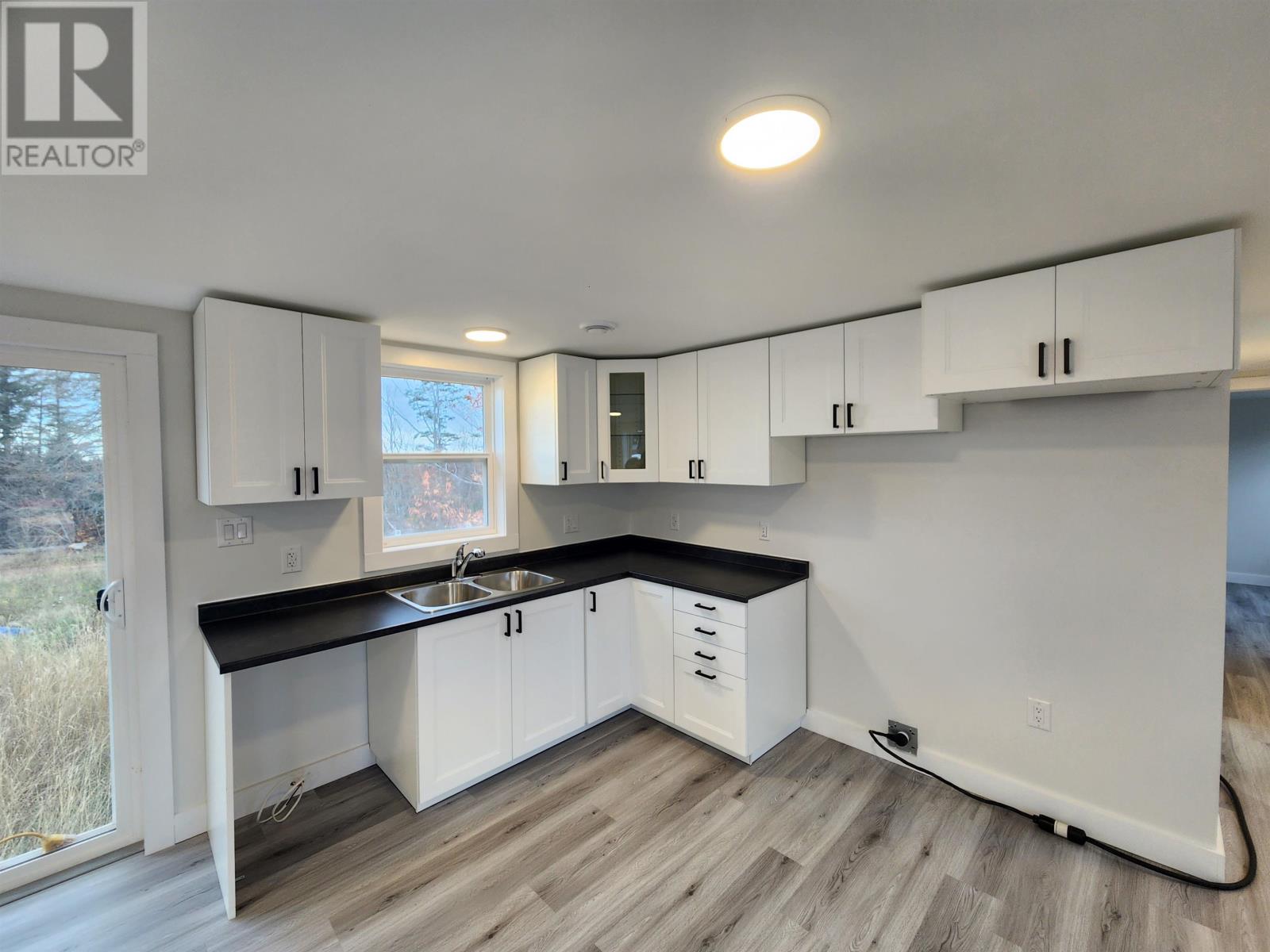 2751 PETERS ROAD - 6