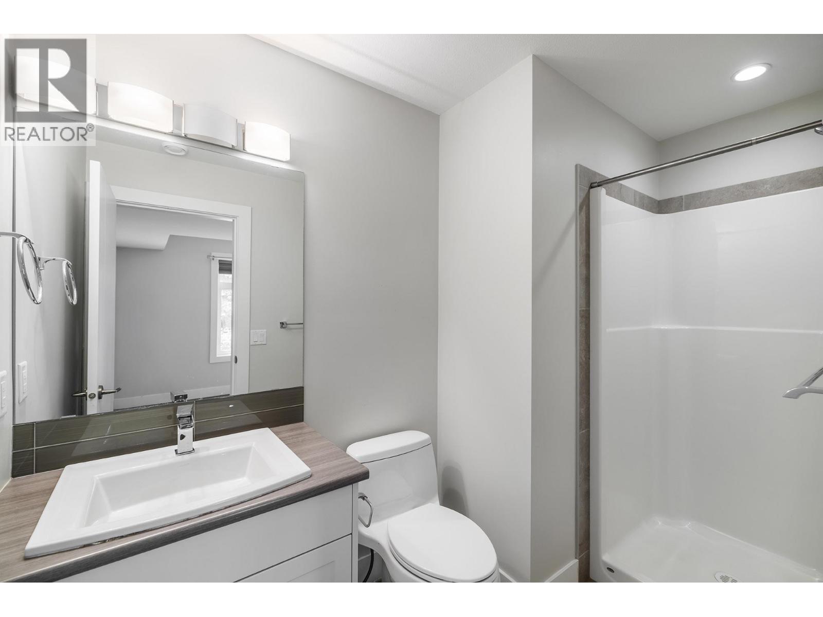 3 1102 Cameron Avenue, Kelowna