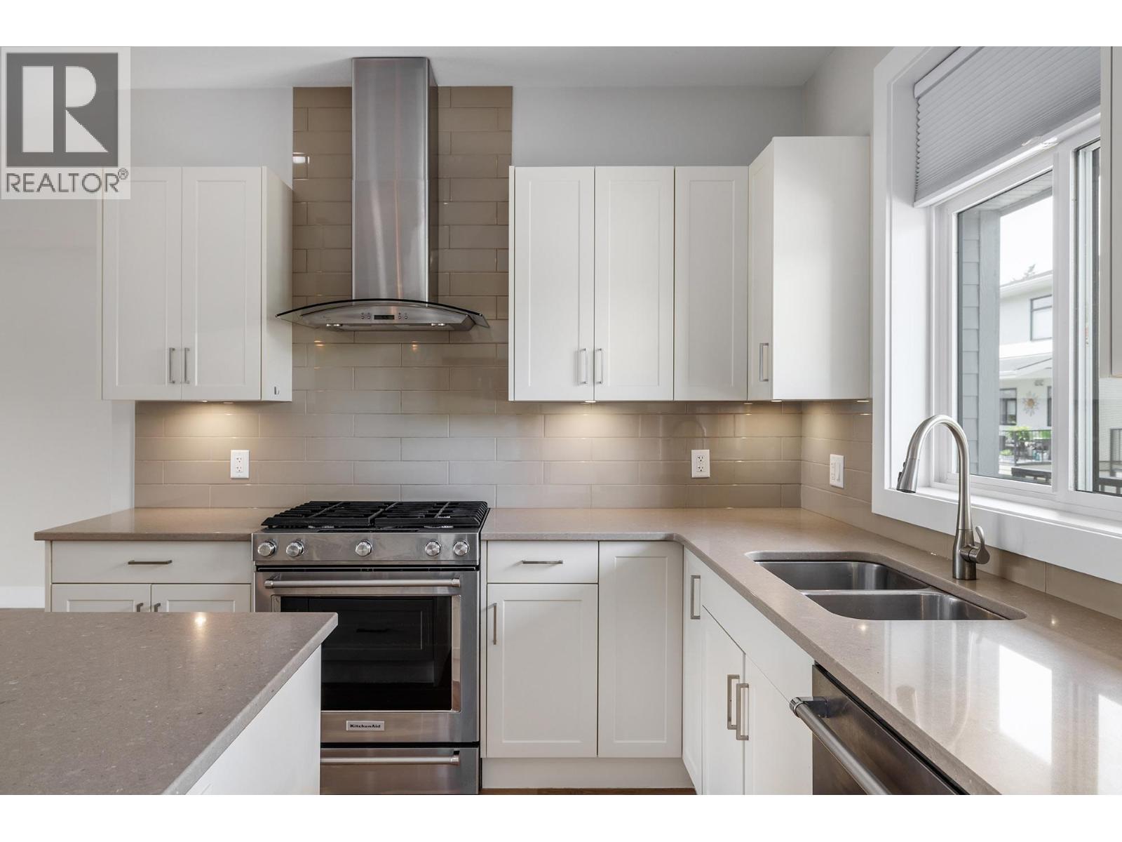 3 1102 Cameron Avenue, Kelowna